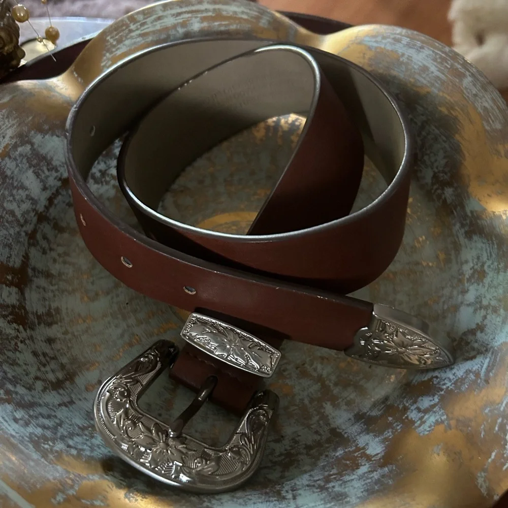 Brown Leather & Silver Southwestern Belt ~ Size XS.